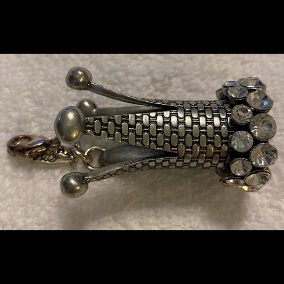 Plunder Jewelry Silver Rhinestone Queen Crown Shiny Blingy Pendant - Picture 4 of 4